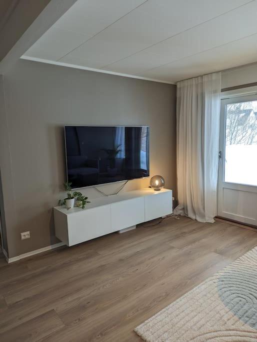 Apartment And Spacious In A Quiet Area *
